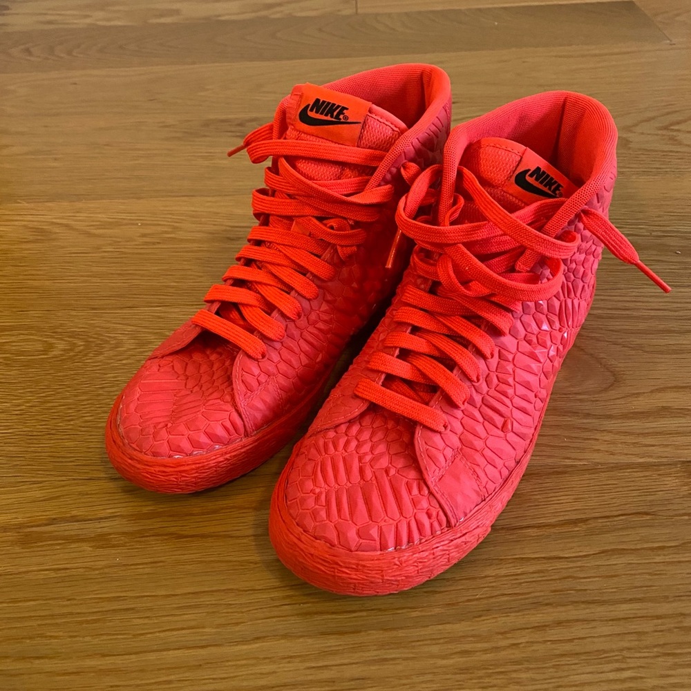 Nike Wmns Blazer Mid DMB 'Bright Crimson' 7.5